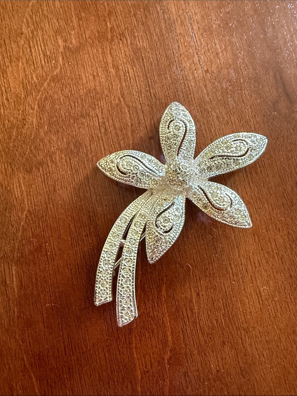 Vintage Napier Shooting Star Brooch Pin
2.5"Icy Rhinestone Silver Tone Flower